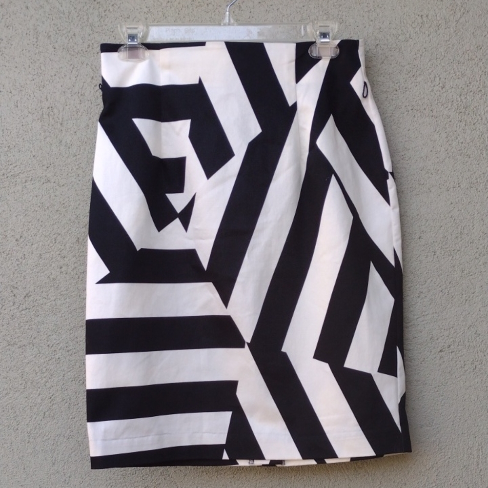 Worthington Black and White Geometric Midi Pencil Skirt 8